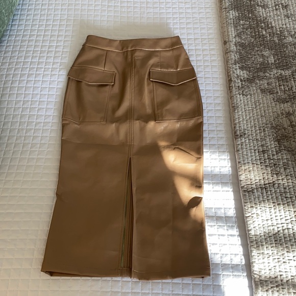 Faux leather midi skirt - Picture 2 of 3